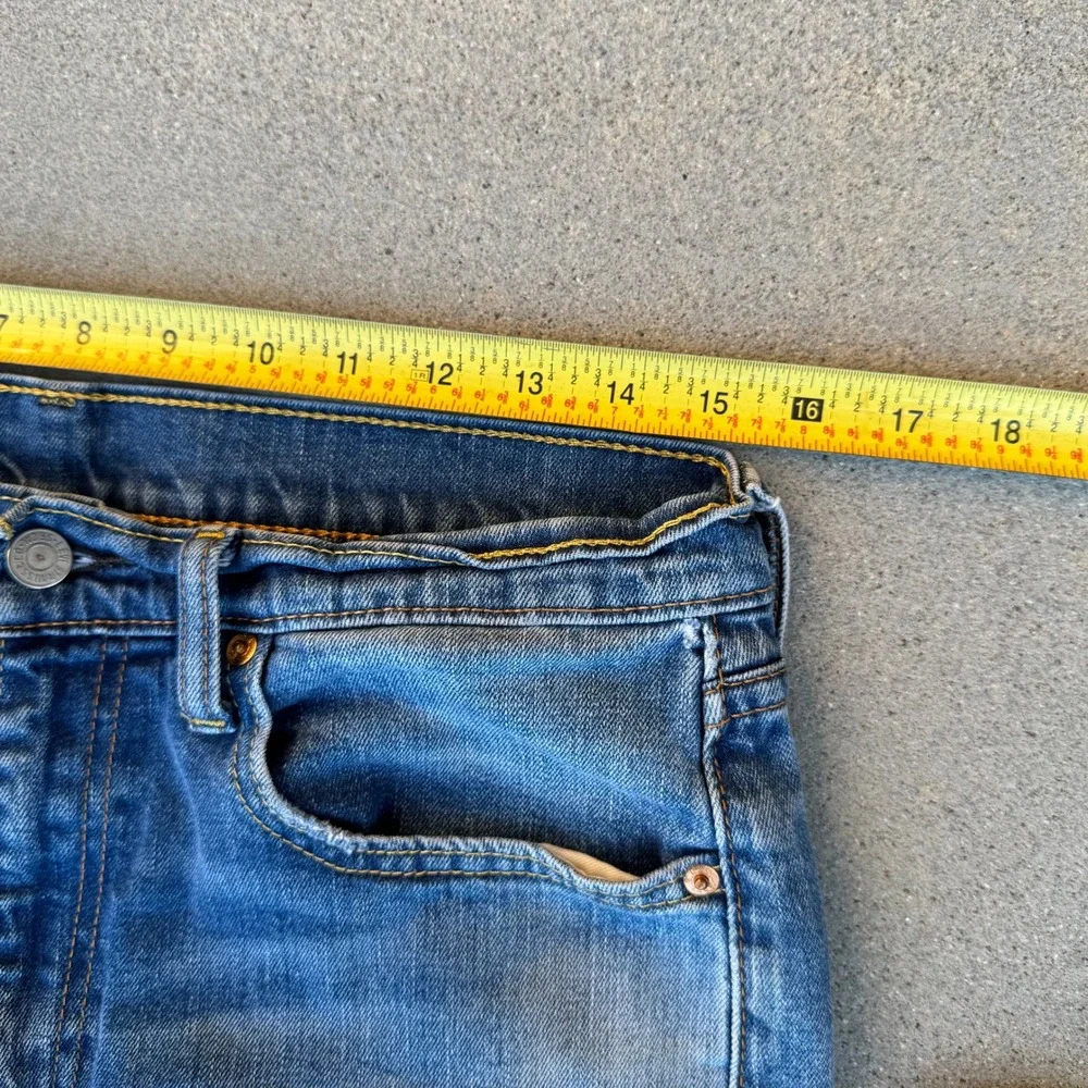 Levi's 522 Slim Taper Jeans Men 33x30 Blue Medium Wash Distressed